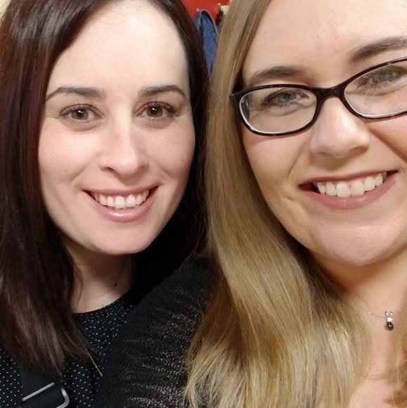 Meet your Posher, Nicole - Picture 6 of 6